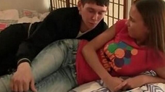 Первый секс брата и сестры