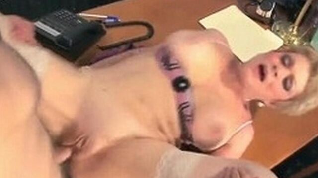 Трахает старую директрису