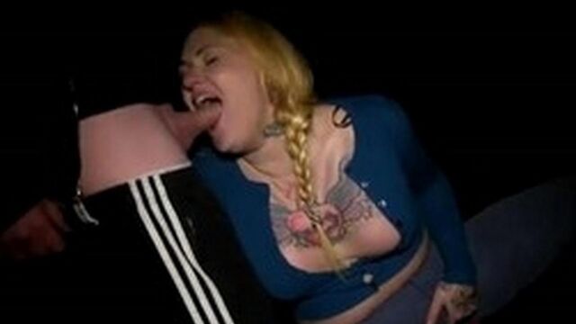 Деревенская толстая шлюха сделала минет гопнику