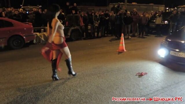 Стриптиз на гонках.. Воронеж .. Трахнули кучкой прямо на асфальте! (порно жесть,видео порнуха со звёздами,красивое порево видео,