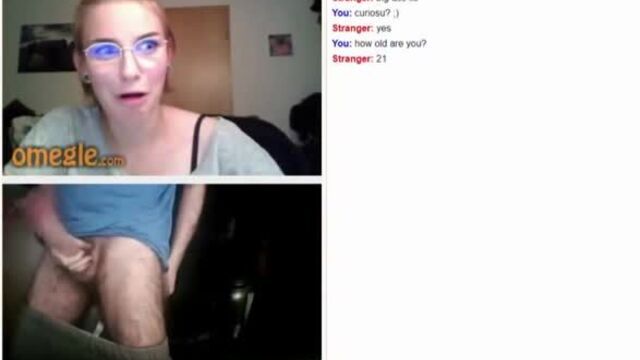 Тянка увидела член в omegle (Домашнее порно,cumshot,частное,porno,sex,xxx,milf,mature,pov,секс,brazzers)