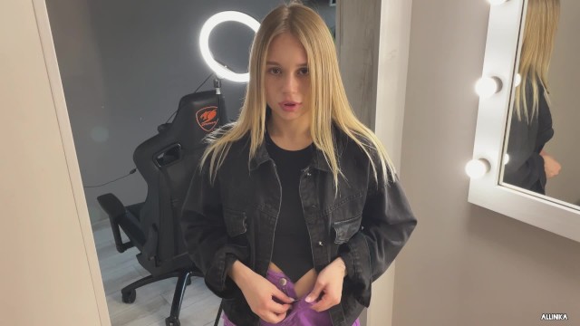 Сосед, моего парня в армию забрали, пожалей меня!