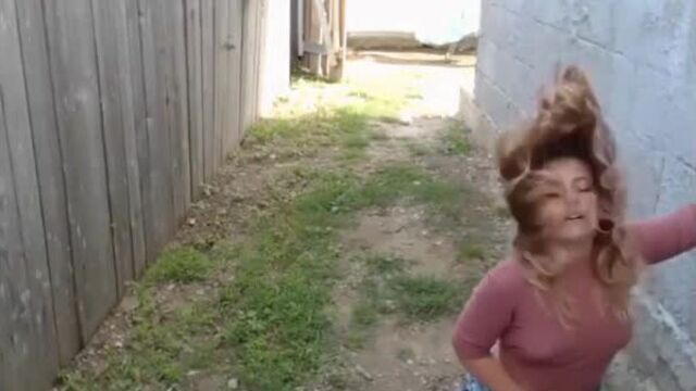 Одноклассники подсыпали девочке школьнице самый эффективный женский возбудитель мастурбирует дрочит на улице хочет секса купить