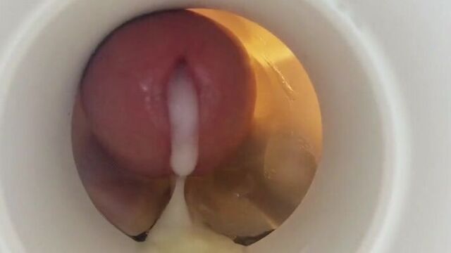 Дроч мастурбатором (вид изнутри)