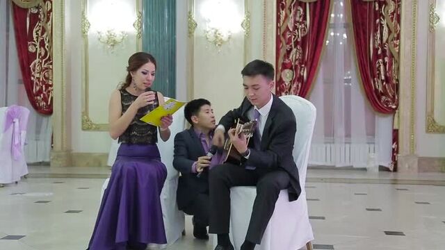 На свадьбе сестра для брата сквозь слезы спела песню аж до дрожи