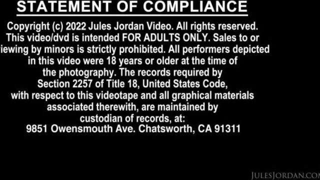 Luna Legend - [JulesJordan.com] Luna Legends Phenomenal Ass Gets Its First Fucking (24.05.2022) [2160p]