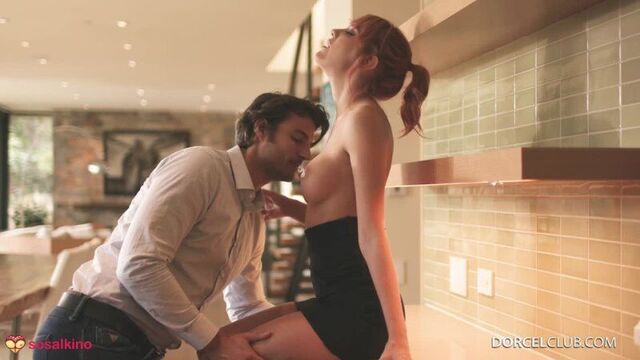 Красивая сучка любит ебаться в разных позах