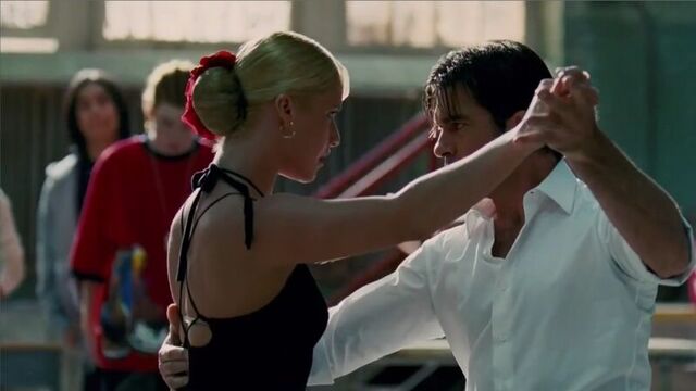 Отрывок из фильма "Держи ритм" / Аргентинское танго с Антонио Бандерасом и Катей Виршилас