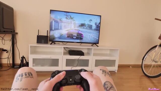 Дай мне поиграть с твоим членом (русские титры tits, anal, brazzers, sex, porno, milf мамка озвучка перевод на русском)