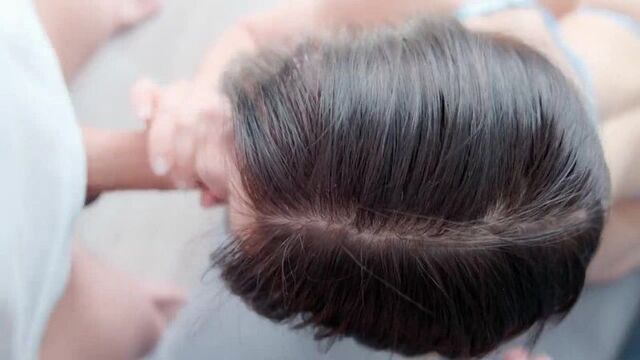 Залез куда нельзя, а она от этого только больше пошлить стала