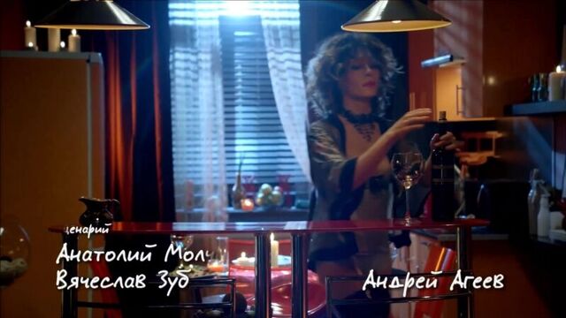 Обнажённая Елена Подкаминская - «Кухня», сезон 4, серия 2 (сериал, 2014)