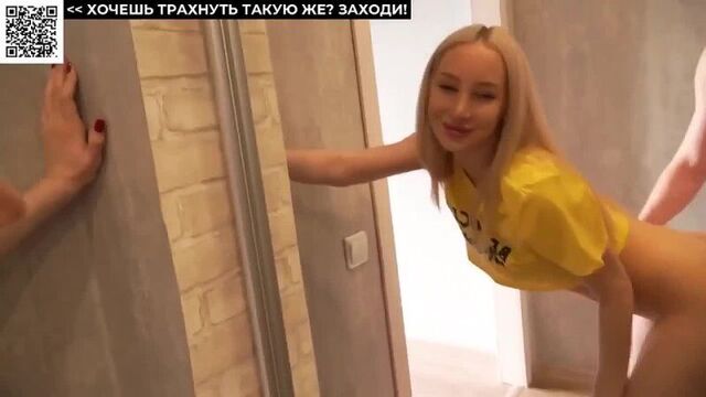 Мы опоздали на полчаса, а она все еще в трусиках РУССКОЕ студентка молодая teen