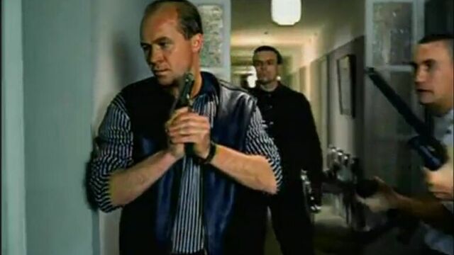 Андрей Панин в к/ф "24 часа" (2000) группа "Моральный кодекс" - OST "Почтальоны" © Mazaycom