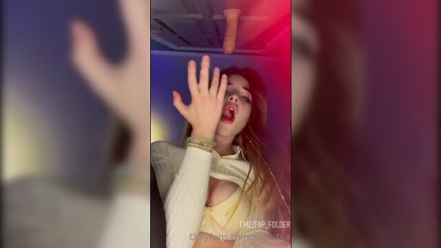 Слюнявый отсос дилдо от Ivanka.meow (ivano4ka слив Onlyfans секс порно анал домашнее жесткий мама сестра массаж студентка реальн