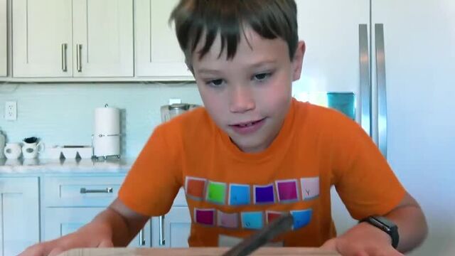 Челлендж Шоколад и настоящее Макс и Катя