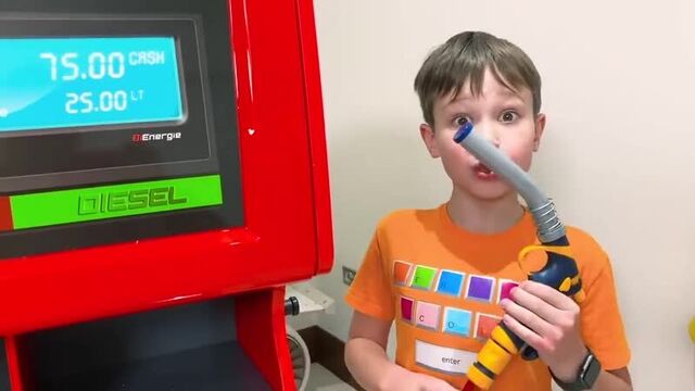 Макс Катя и их новые комнаты