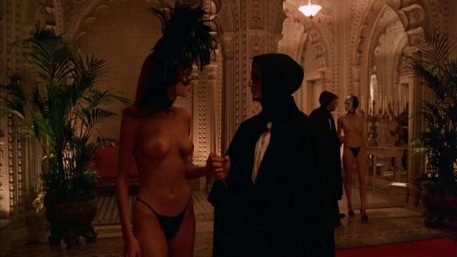 Откровенная оргия для избранных Голые в художних фильмах онл