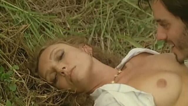 сексуальное насилие(изнасилование,rape) и эротика из фильма: Giselle(Жизель) - 1980 год, Мария Люсия Даль