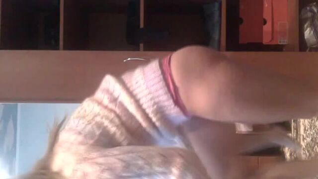 Молодая Оля разделась в перескопе | голая, секс, молодая, школа, sex, расческа, вписка, loli, домашка, periscope, офф, жмж