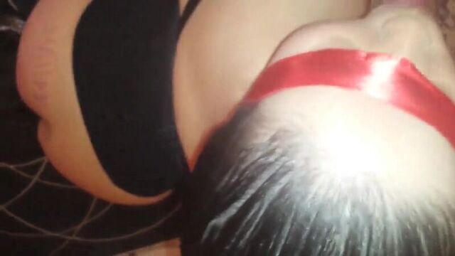 Сочная мамка с анальной пробкой покорно сосет член русского господина (порно анал минет мамки зрелые сиськи porno anal whore sex