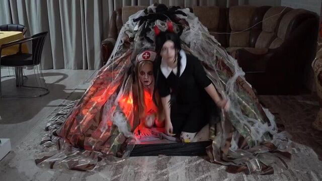 [Nepeta Страшилки] УЭНЗДЭЙ АДДАМС И МЕДСЕСТРА ЗОМБИ ВЛИПЛИ НА HALLOWEEN! ТЫКВОГОЛОВЫЙ В РЕАЛЬНОЙ ЖИЗНИ!