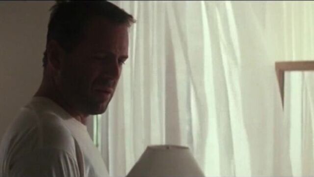 Отрывок из фильма "Последний бойскаут" / Брюс Уиллис об измене жены