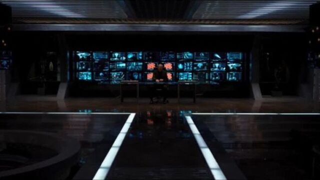 Обитель зла 6: Последняя глава (2016). Как появился Т-Вирус и Красная Королева. Сцена из фильма