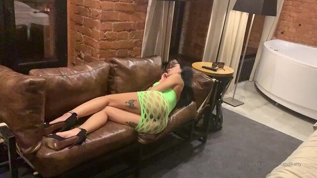 Казашка уснула, а я снял ее дырочки