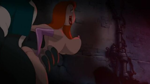 Джессику Рэббит трахает вышебала (хентай)