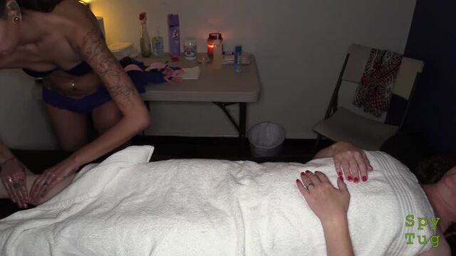 Массаж, скрытая камера