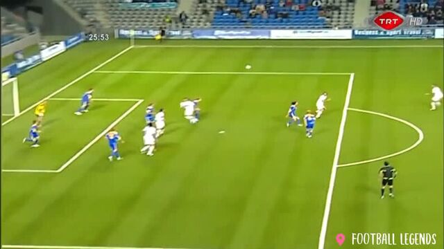 Хамит Алтынтоп забил лучший гол 2010 года по версии ФИФА в ворота Казахстана