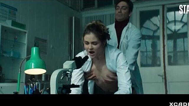 Жесткий секс с красивой медсестрой (Сериал Вампиры средней полосы) (порно, секс, эротика, эротические сцены)