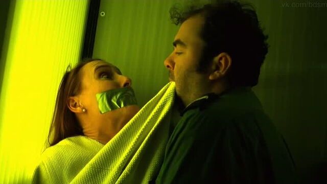 бдсм(bdsm, подчинение, изнасилование,rape, бондаж) из фильма: Das Experiment(Эксперимент) - 2000-2001 год, Андреа Завацки