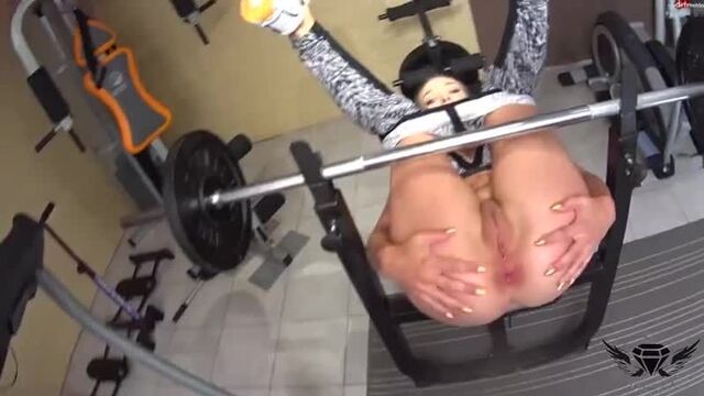 Сделали анальный перерыв между подходами в спорт зале (Русское Порно, Секс, Porn, Sex)