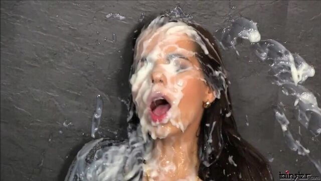 Glory Hole 9. Отсосы через дырку в стене