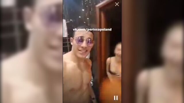 Пьяные голые бабы пляшут голыми