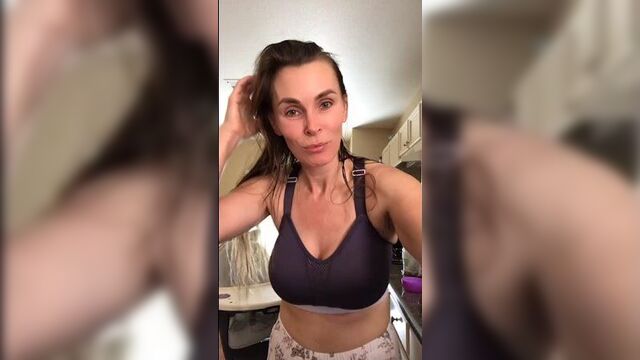 Таня Тейт (Tanya Tate) замужняя порноактриса делится лайфхаками