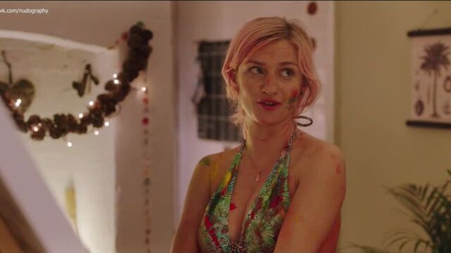 Фэй Марсей (Faye Marsay), Люси Панч (Lucy Punch) в фильме "Ты, я и он" (You, Me and Him, 2017) HD 1080p Голая? Секси!