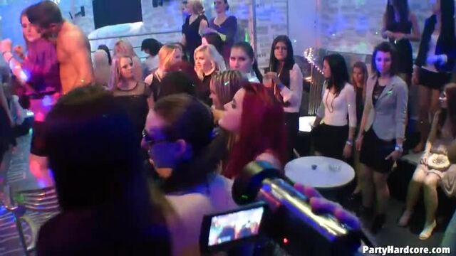 Девичник закончился жестким групповым сексом (порно русское фильмы зрелых домашнее секс гей 365 мама анал молодых девушки инцест