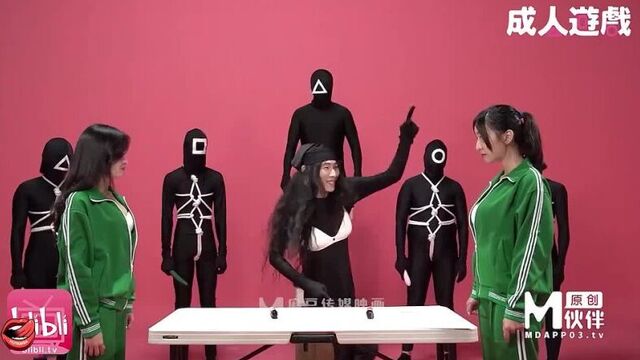 Игра в Кальмара порно версия. Веревка связана адом