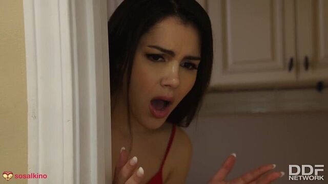 сестрёнка не удержалась перед свобным братом