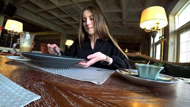 Бывшая девушка сделала минет В ресторане