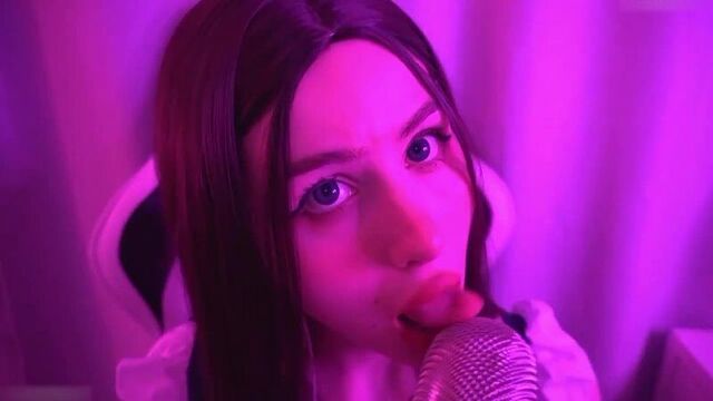 Malina ASMR - Licking Mouth Sounds Blue Yeti Mic
