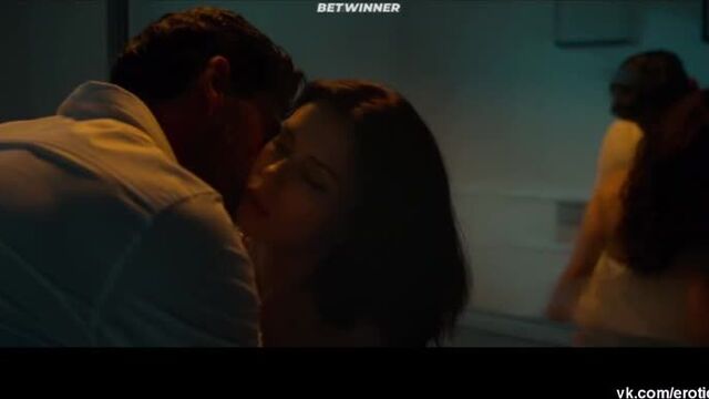 365 дней (365 dni) - 2020 - Анна Мария Секлуцка и Мишель Морроне - секс в туалете