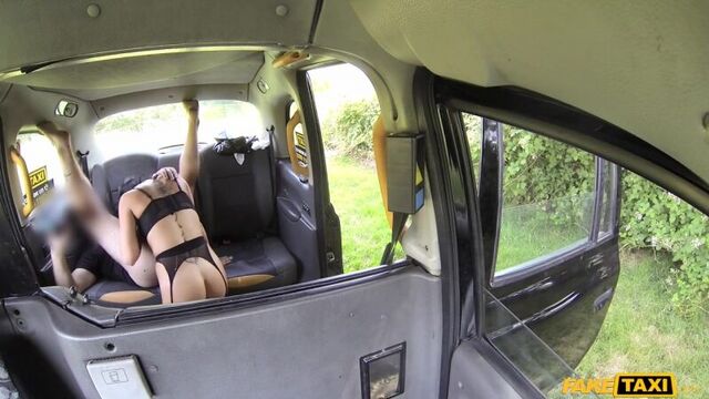 Ella Bella - Sex Mad MILF Loves to Ride Cock [Anal, All Sex, Blowjobs, 1080p]