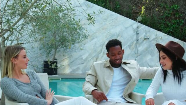 ПОРНО -- НИГЕР ПРОВОДИТ СИДАНИЕ С ДВУМЯ МОЛОДЫМИ ИСПАНКАМИ -- porn sex latina жмж -- Lya Missy 21 - Maria Wars 21