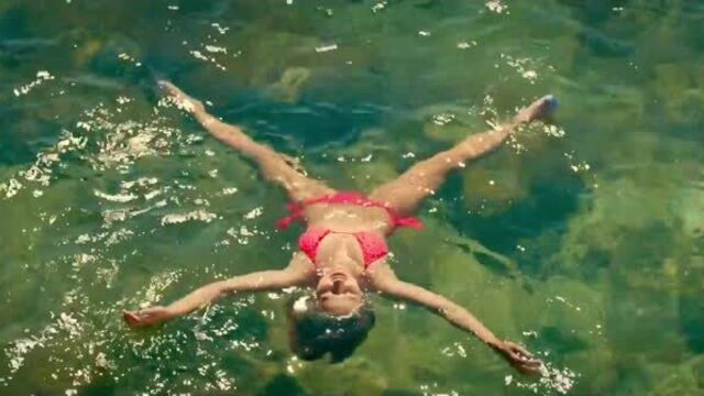 Юлия Топольницкая в фильме "Лови момент" (2019, Антонина Руже) HD 1080p Голая? Секси!