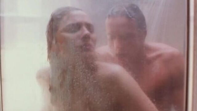 Голая Ким Кэтролл (Kim Cattrall) в фильме "Вне подозрений" (Above Suspicion, The Rhinehart Theory, Стивен Шатер, 1995)