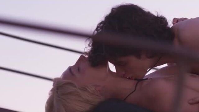 Настя Ивлеева занимается сексом, голая актриса, грудь, сиськи, показала попу, жопа, делает куни, минет, сосет, ню, ny, hot +18