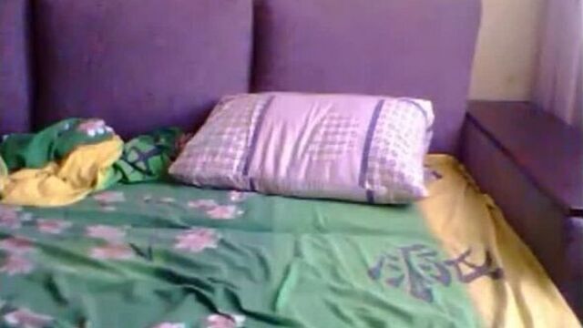 Деваха с большими сиськами бодро прыгает на члене - домашнее, частное, русское порно, вебкамера, hd, 720, на камеру.